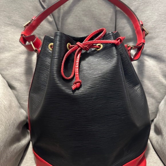 Louis Vuitton Handbags - Louis Vuitton Black and Red Epi Leather Noé Bucket Bag